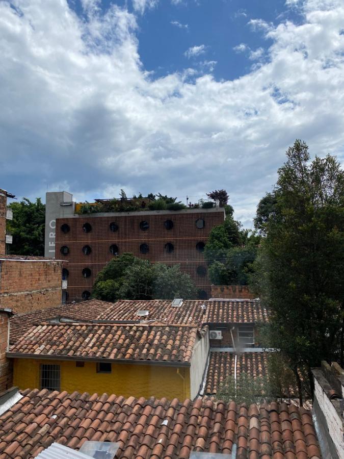 Hostal Casa Estacion Медельин Экстерьер фото