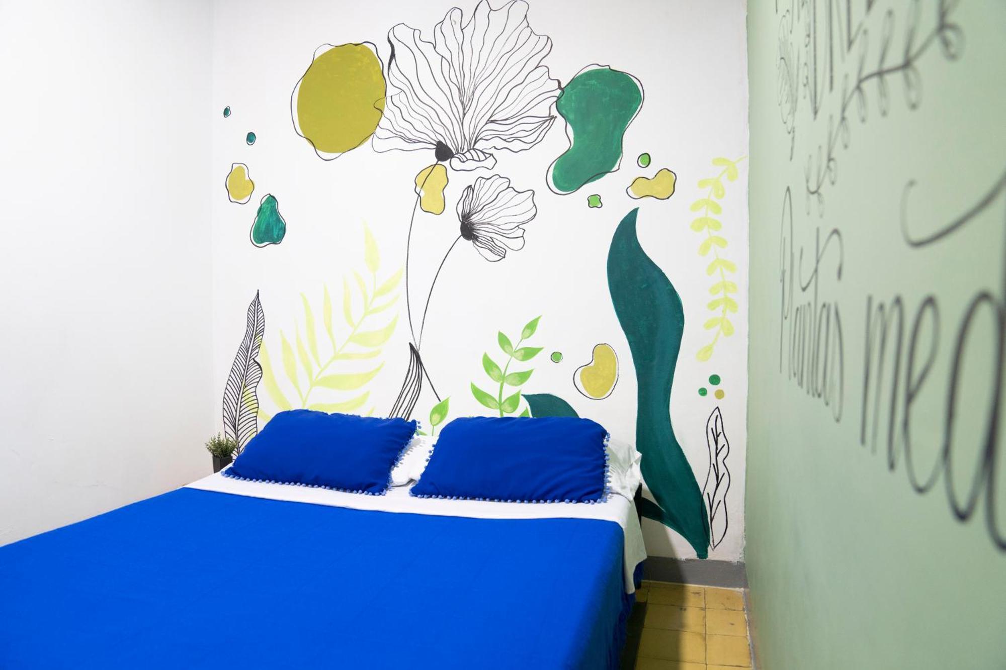 Hostal Casa Estacion Медельин Экстерьер фото
