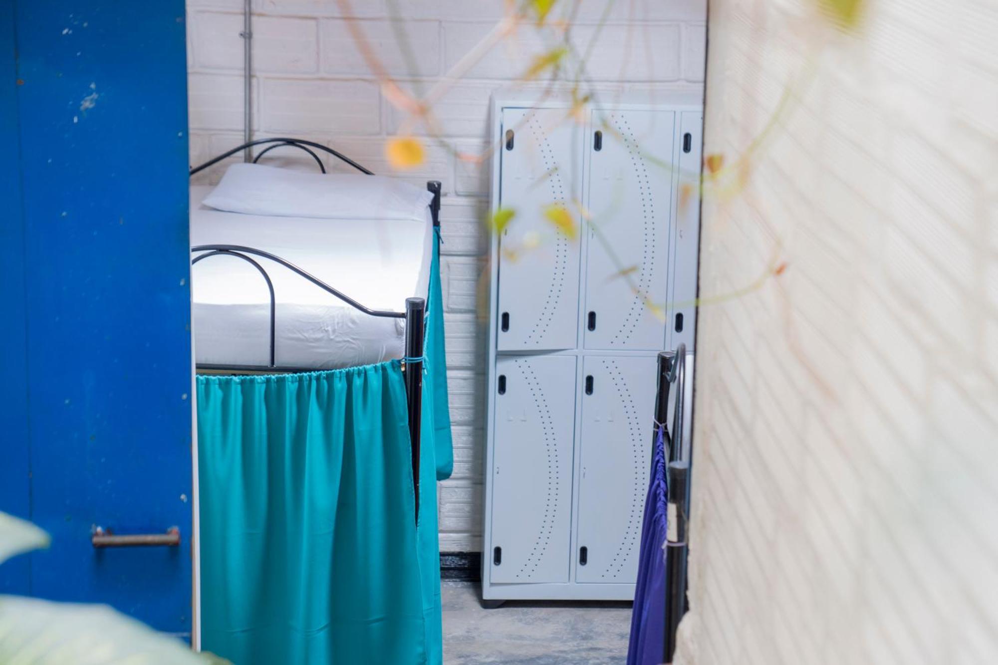 Hostal Casa Estacion Медельин Экстерьер фото